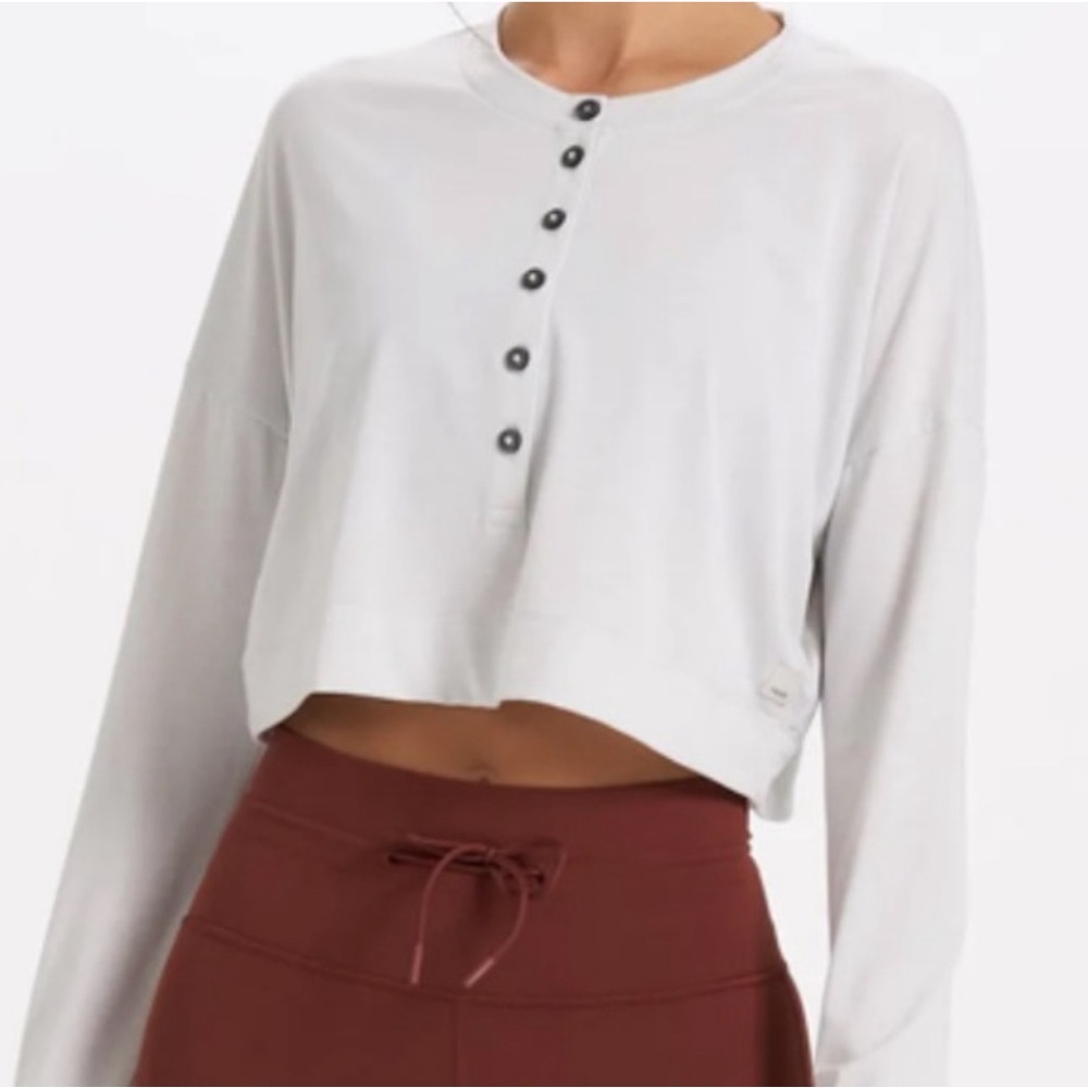 Vuori Like New Avalon Henley Off White Size Small